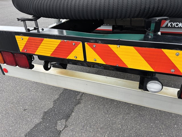 中古粉粒体運搬車 三菱ふそう スーパーグレート