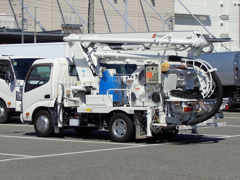 中古コンクリートポンプ車 日野 デュトロ