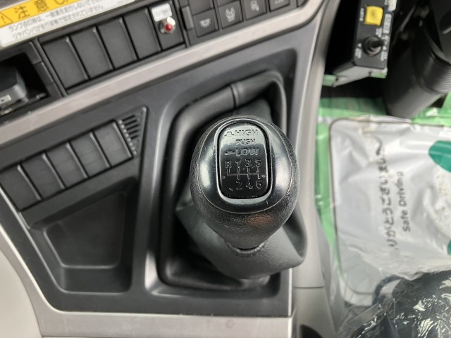中古ダンプ UDトラックス クオン