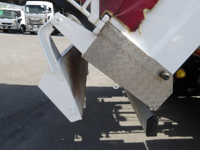 中古ダンプ UDトラックス クオン