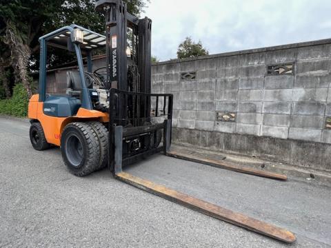 中古フォークリフト2.6～5t豊田自動織機/FSV 3段フルフリー ハイマスト