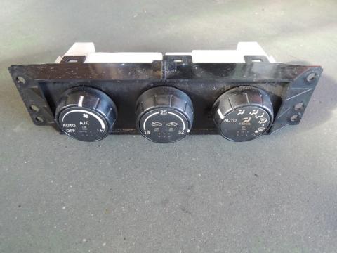 TKG-MK38C/日産UD コンドル エアコンパネル 中古パーツ パーツ詳細