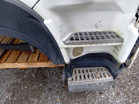 いすゞ 大型車 キャビンAy 中古パーツ