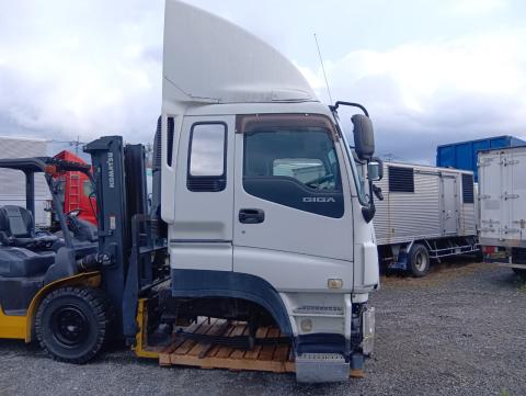 いすゞ 大型車 キャビンAy 中古パーツ