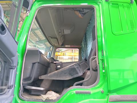 三菱ふそう 大型車 キャビンAy 中古パーツ