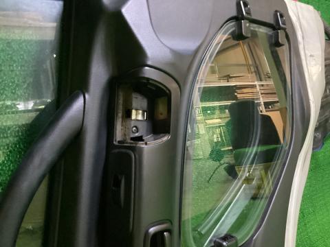 日野 大型車 FドアAy(左) 中古パーツ