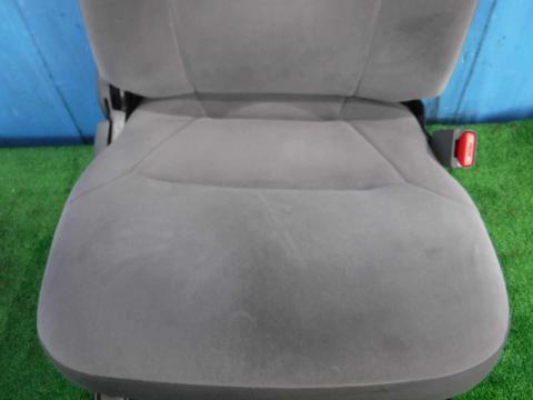 いすゞ エルフ ドライバーシート 中古パーツ