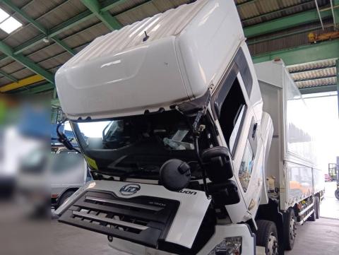 日産UD 大型車 キャビンAy 中古パーツ