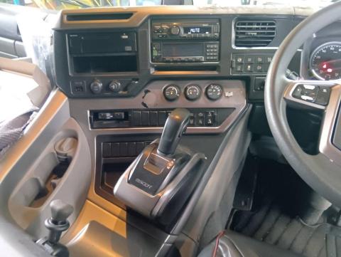 日産UD 大型車 キャビンAy 中古パーツ