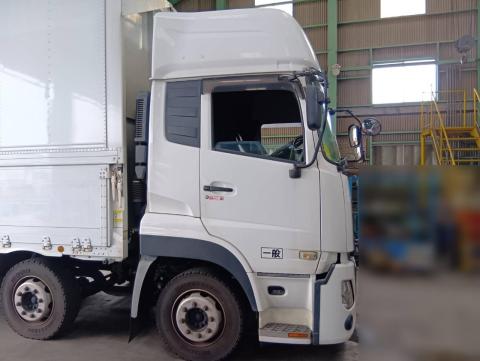 日産UD 大型車 キャビンAy 中古パーツ