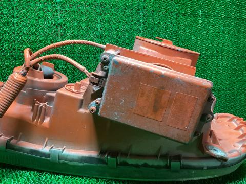 日産UD 大型車 ヘッドライトAy(右) 中古パーツ