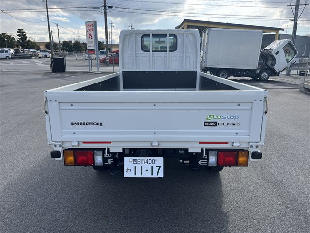 600