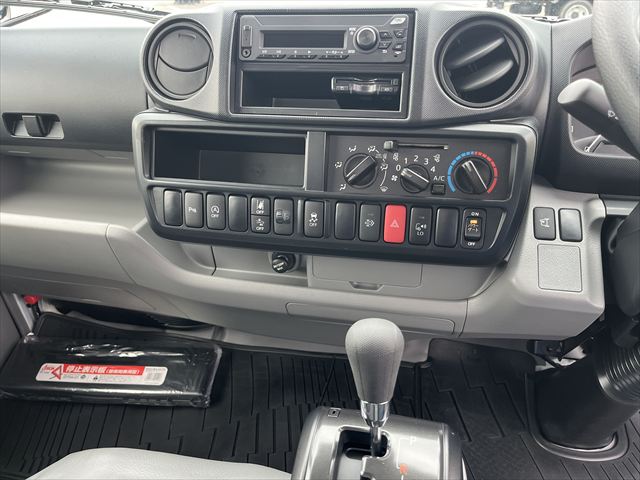 600