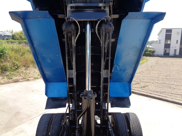 中古ダンプ UDトラックス クオン