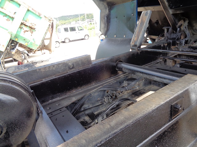 中古ダンプ UDトラックス クオン