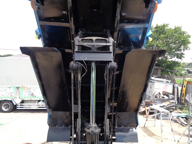 中古ダンプ UDトラックス クオン