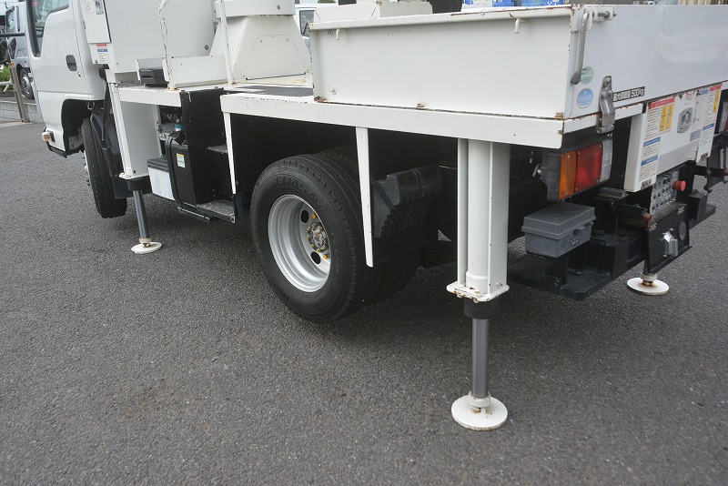 中古高所作業車 いすゞ エルフ