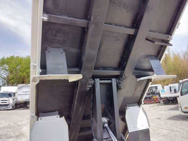 中古ダンプ 三菱ふそう キャンター