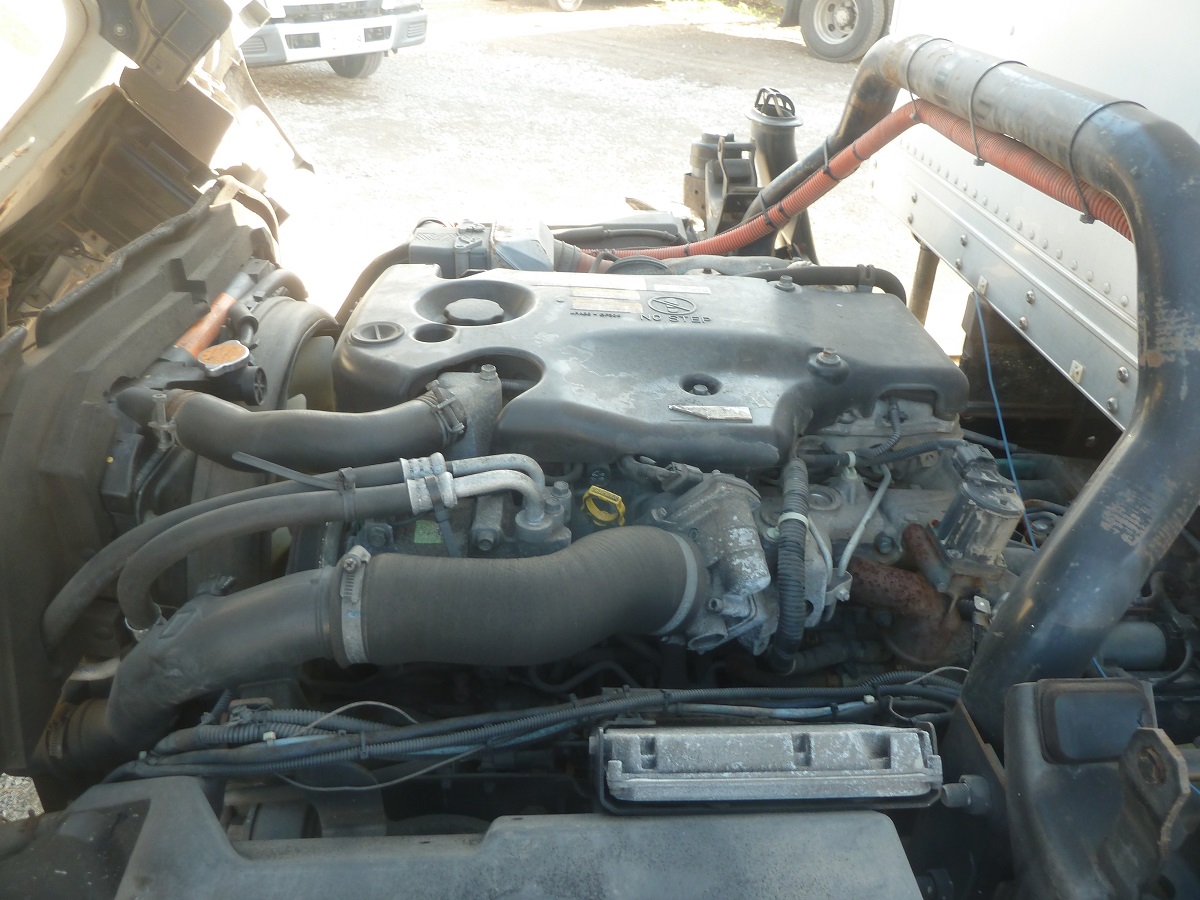 中古冷凍バン いすゞ エルフ