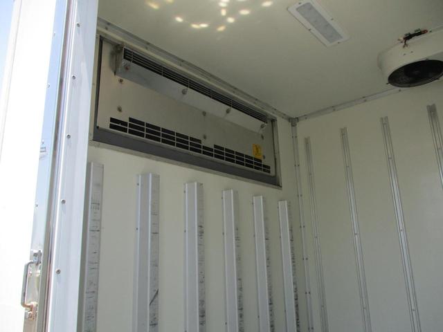 中古冷凍バン いすゞ エルフ