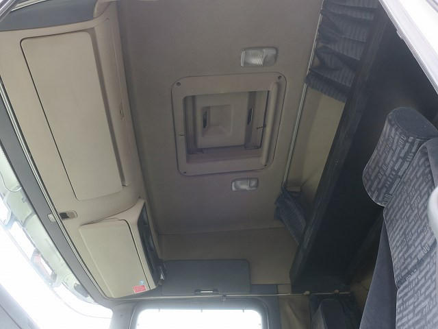 中古トラクタ 日野 スカニア