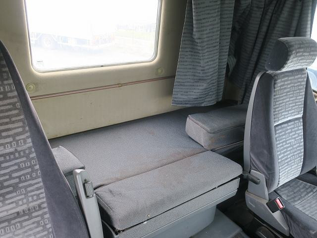 中古トラクタ 日野 スカニア