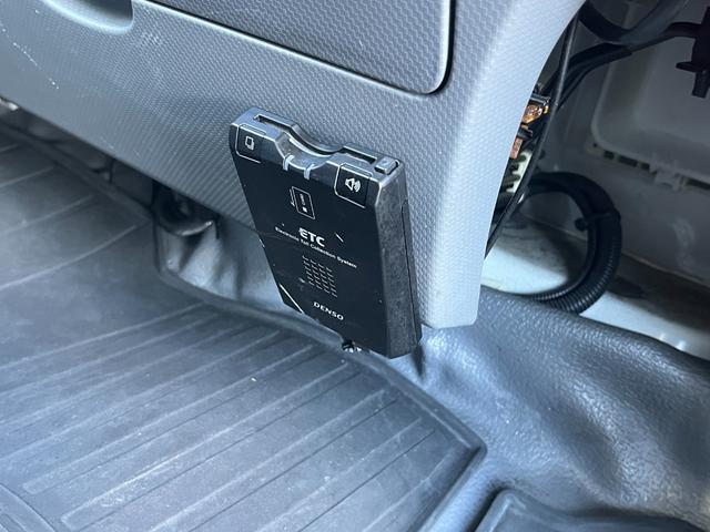 中古冷凍バン いすゞ エルフ