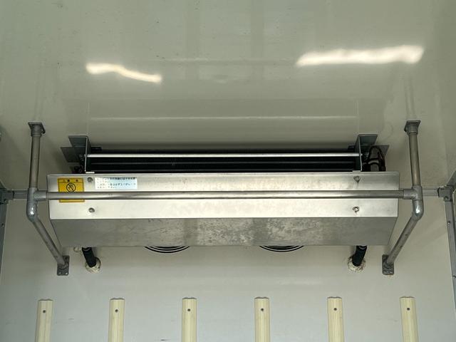 中古冷凍バン いすゞ エルフ