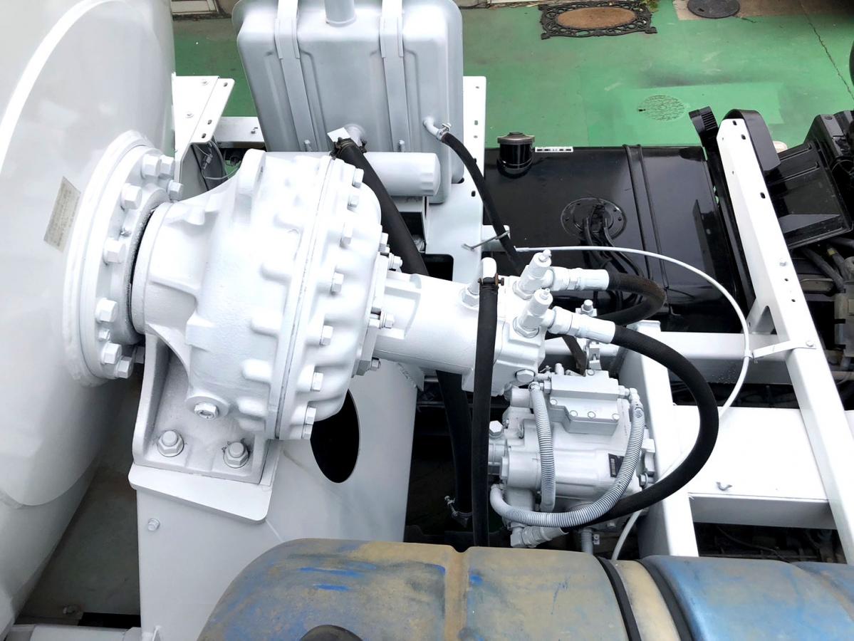 中古ミキサー車(生コン車) UDトラックス クオン