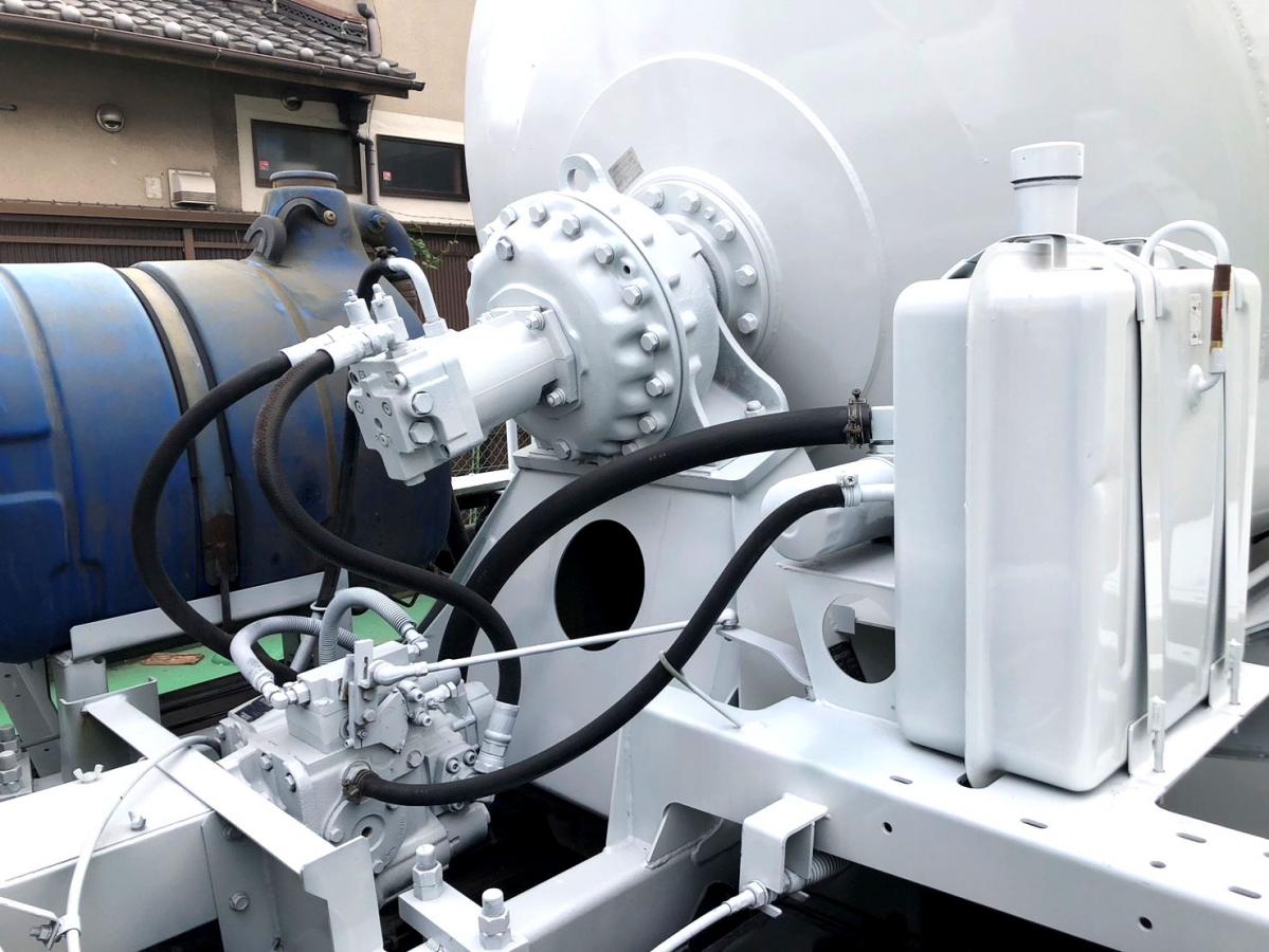 中古ミキサー車(生コン車) UDトラックス クオン