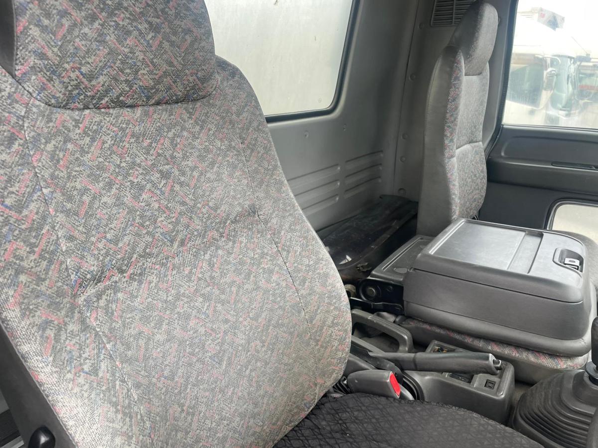 中古深ダンプ いすゞ フォワード