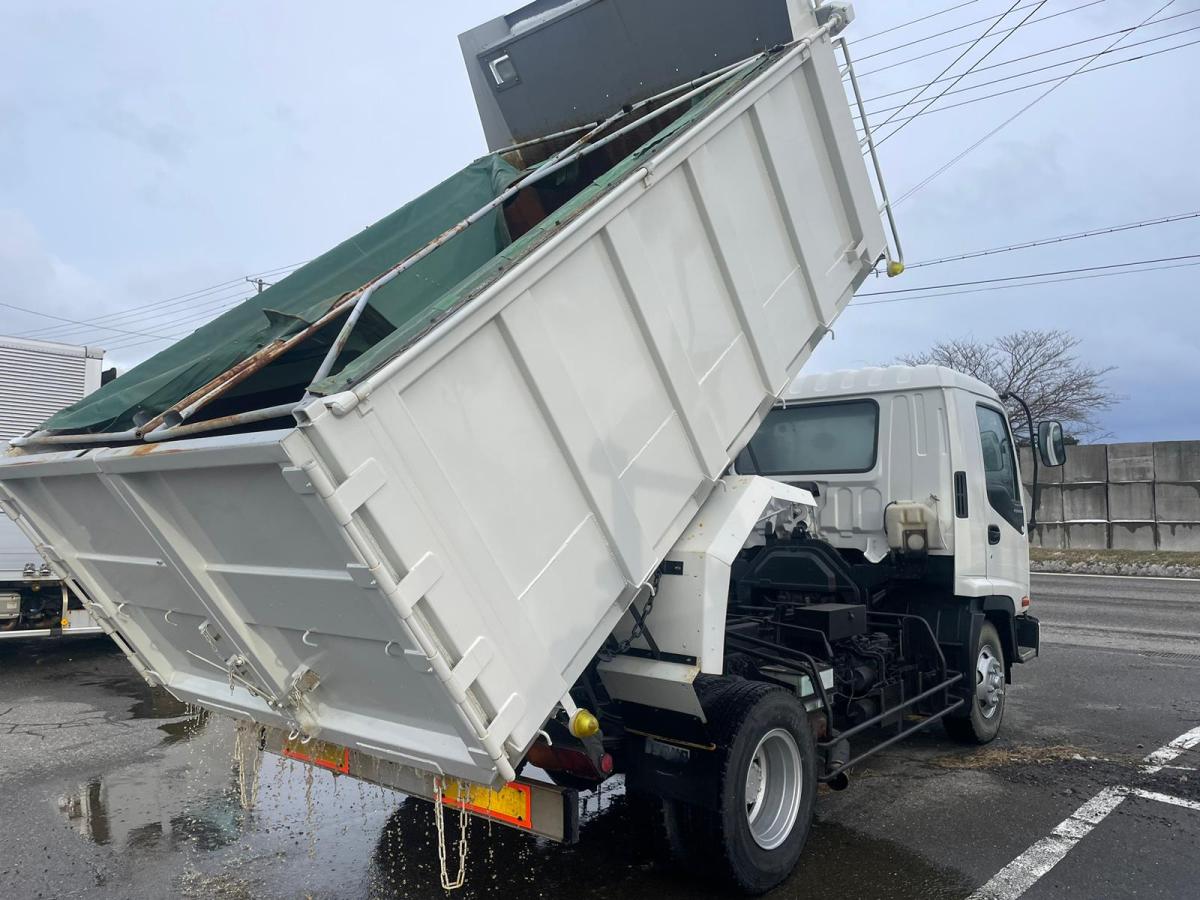 中古深ダンプ いすゞ フォワード