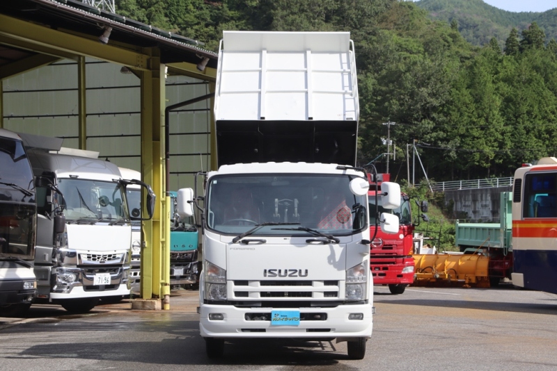 中古深ダンプ いすゞ フォワード