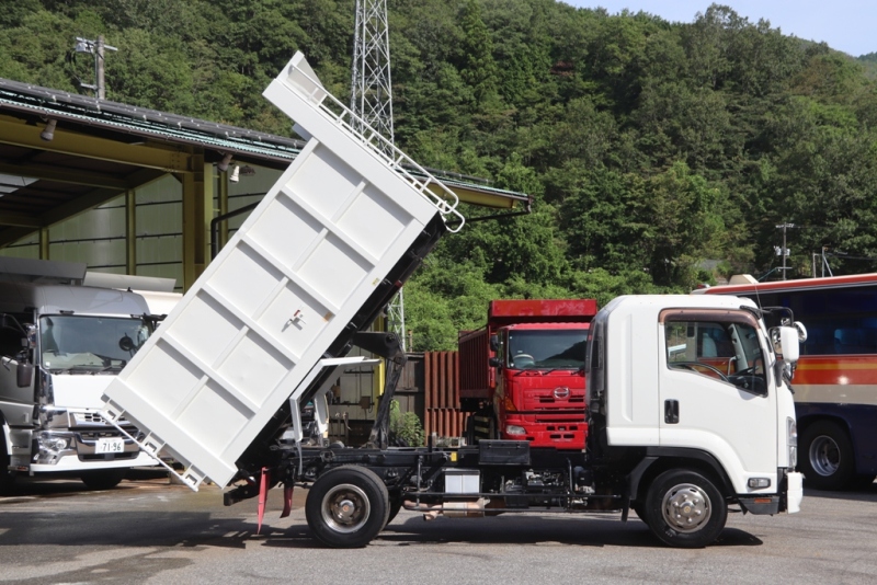 中古深ダンプ いすゞ フォワード