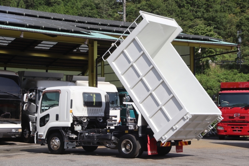 中古深ダンプ いすゞ フォワード