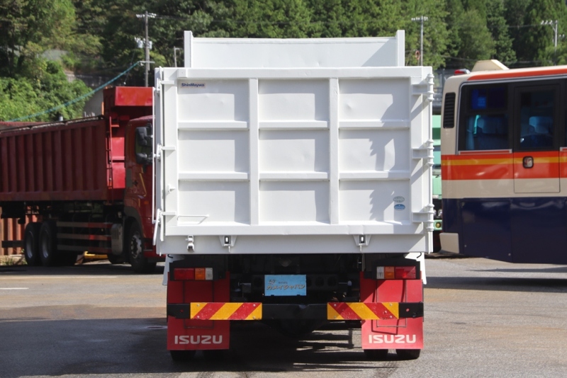 中古深ダンプ いすゞ フォワード