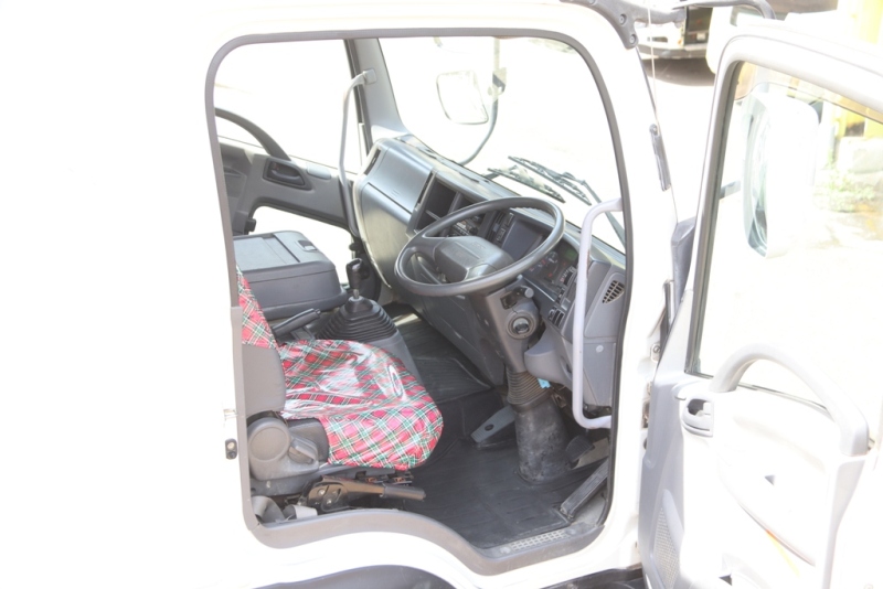 中古深ダンプ いすゞ フォワード