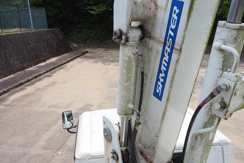 中古高所作業車 いすゞ エルフ