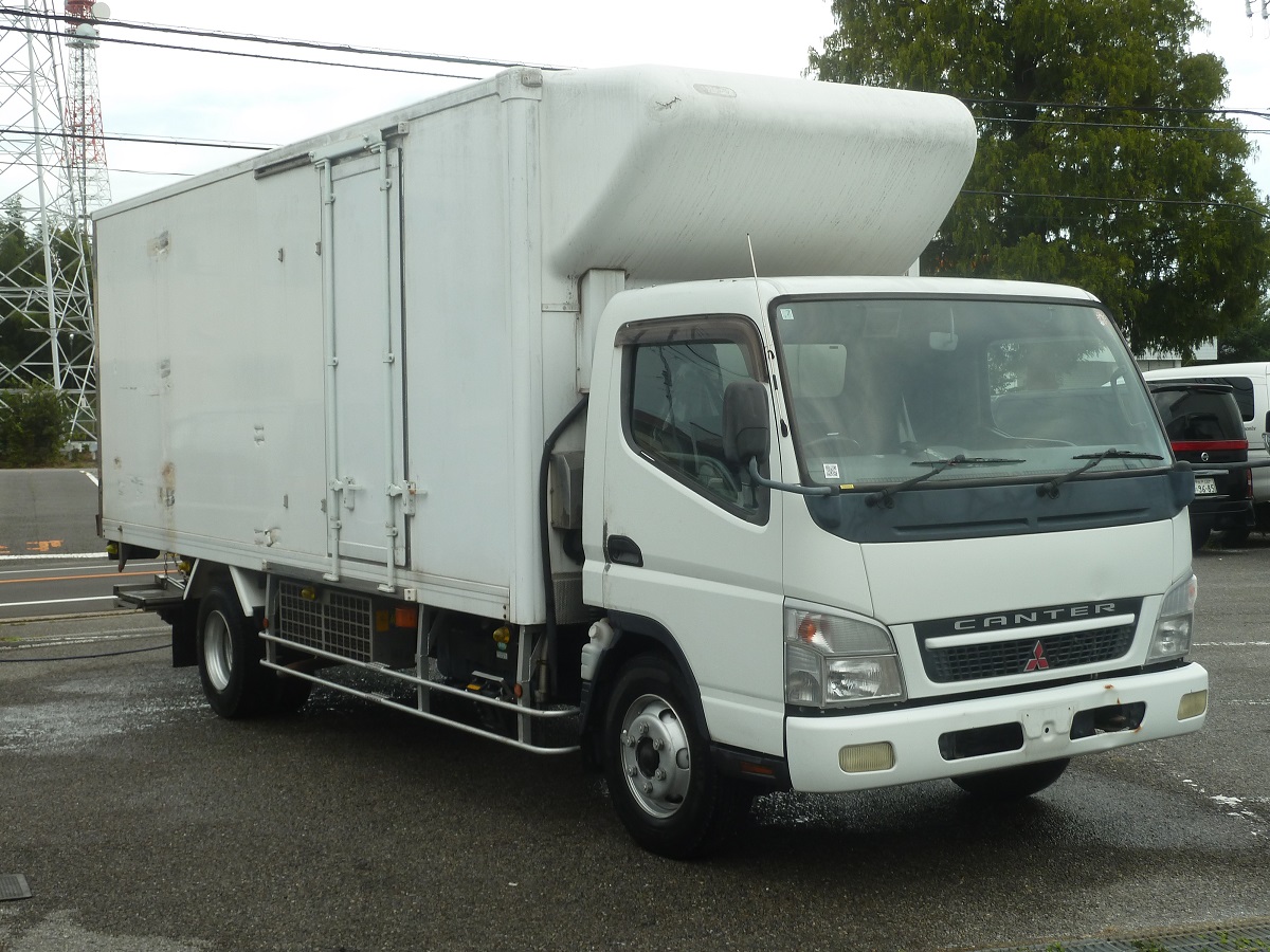 中古冷凍バン 三菱ふそう キャンター