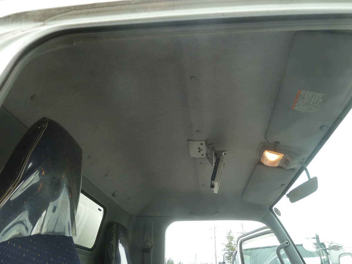 中古冷凍バン 三菱ふそう キャンター