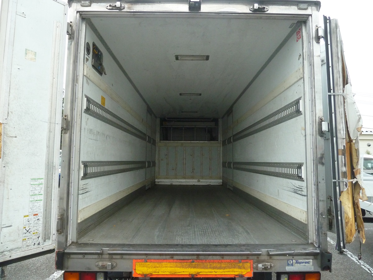 中古冷凍バン 三菱ふそう キャンター