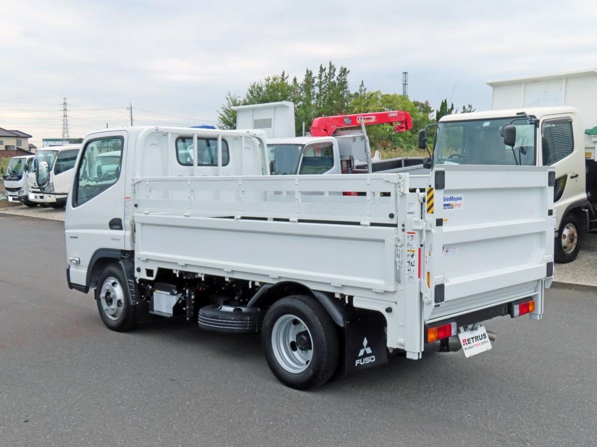 中古平ボディ 三菱ふそう キャンター /2t 低床 標準幅 150PS MT5 垂直 