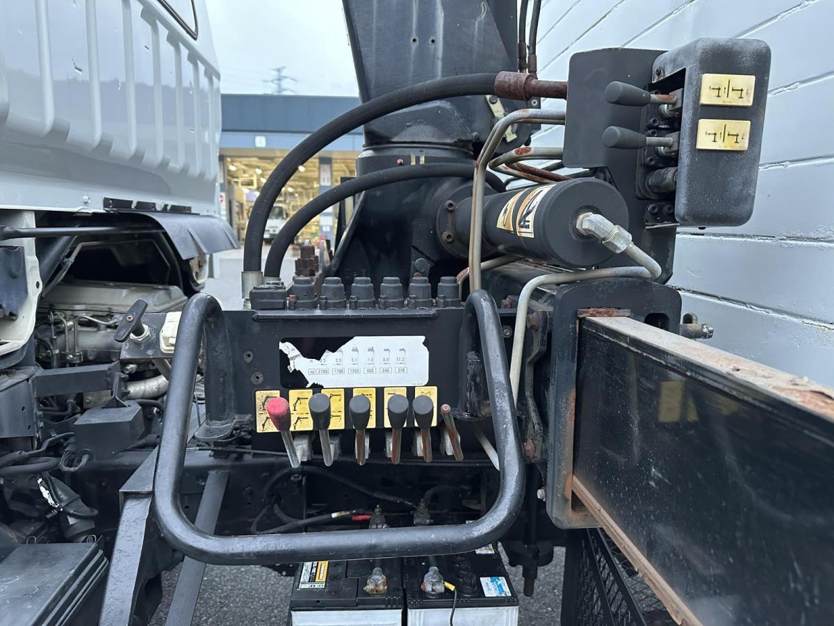 中古クレーン 三菱ふそう キャンター