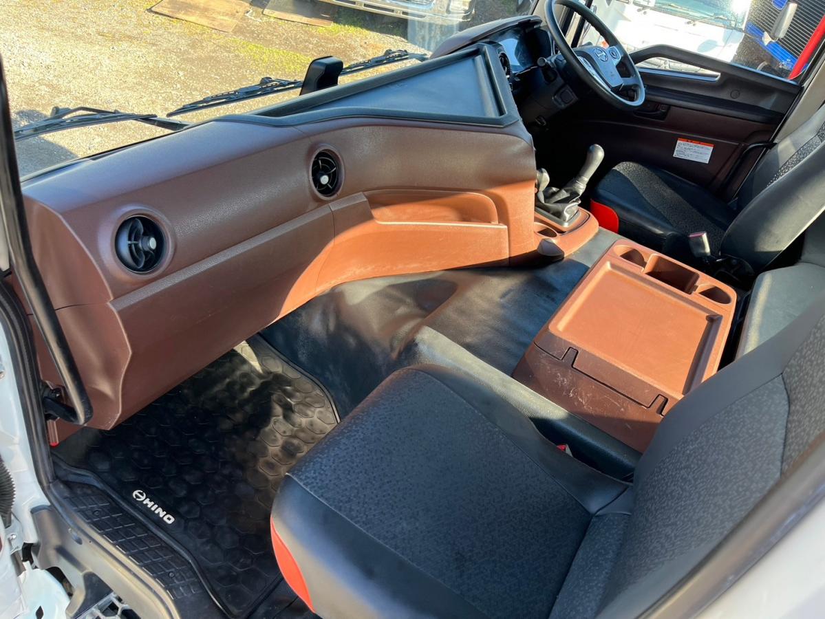 中古ミキサー車(生コン車) 日野 プロフィア