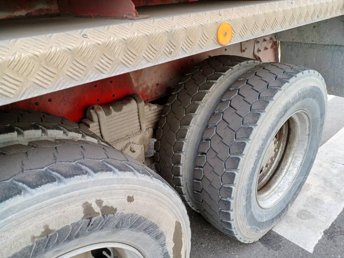 中古深ダンプ UDトラックス クオン