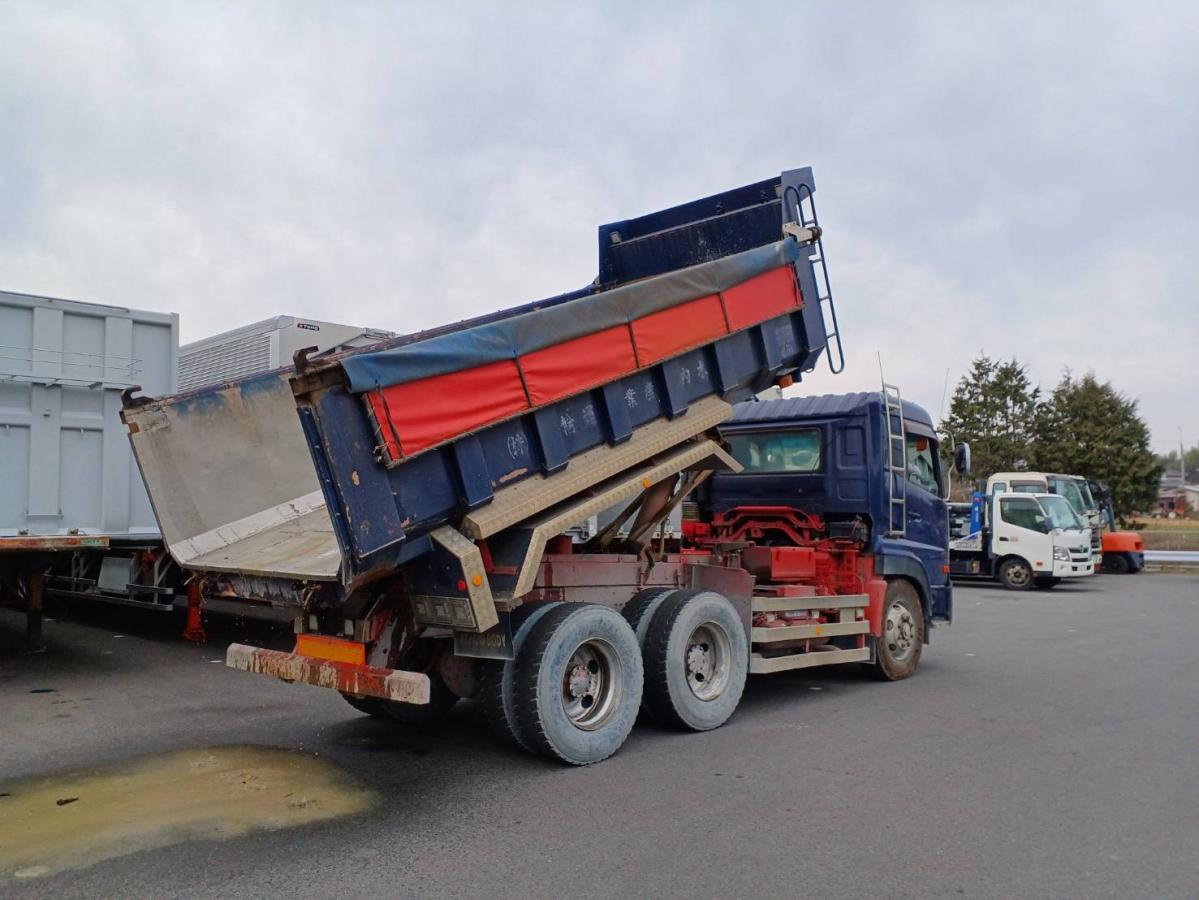 中古深ダンプ UDトラックス クオン