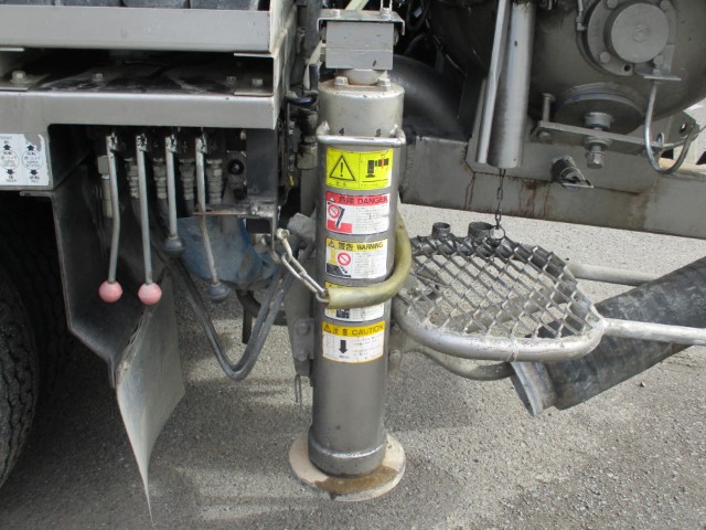 中古コンクリートポンプ車 日野 デュトロ
