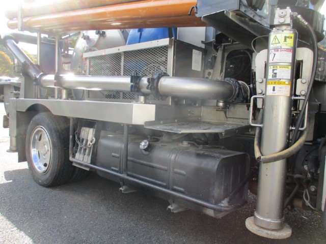 中古コンクリートポンプ車 日野 デュトロ