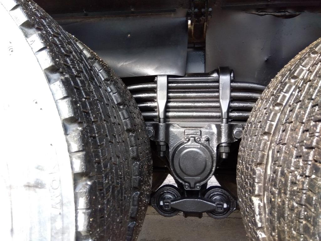 中古粉粒体運搬車 いすゞ ギガ