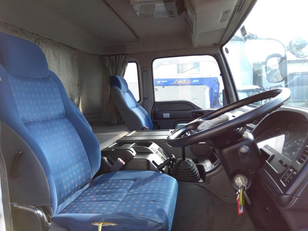 中古粉粒体運搬車 いすゞ ギガ